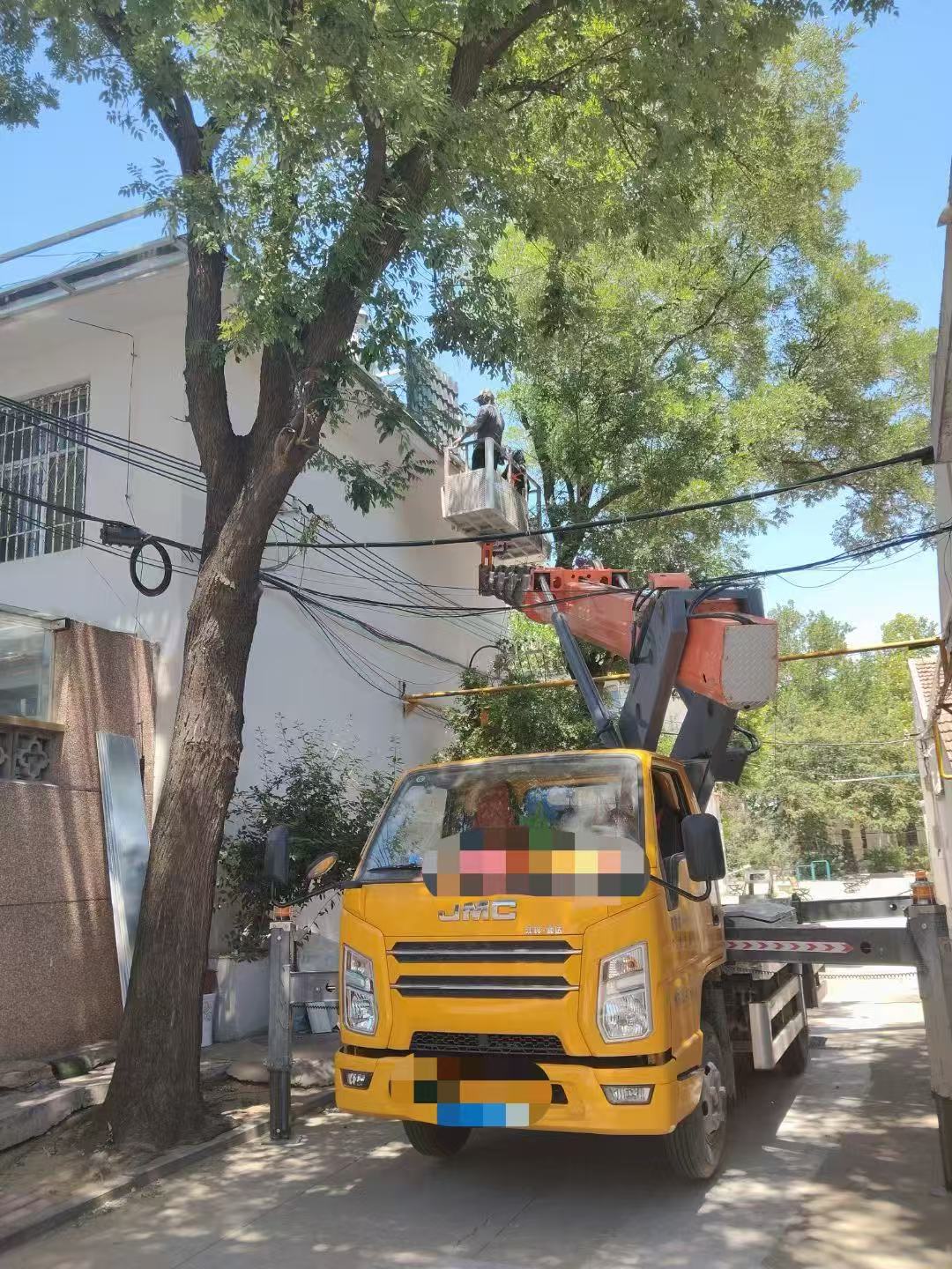 菏泽市高空作业车能吊装重物吗？最大承载多少公斤？