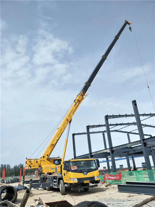 菏泽市超高层建筑钢结构吊装案例